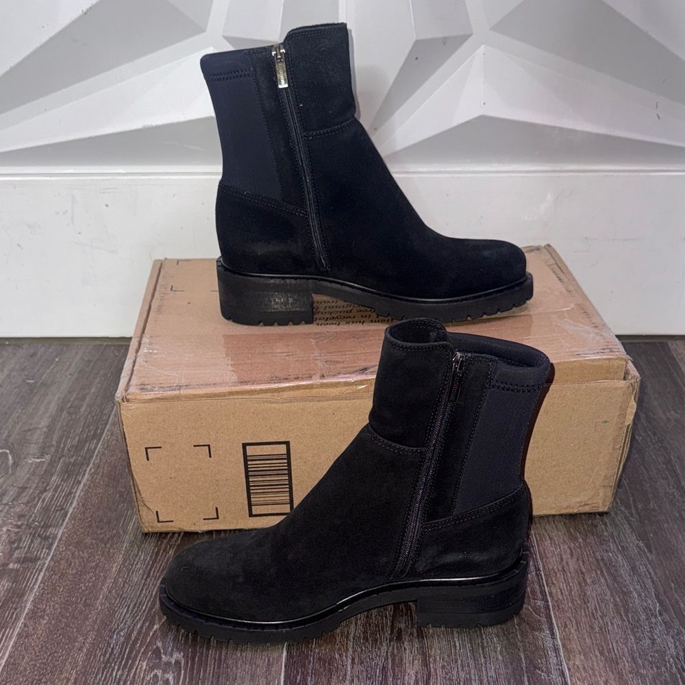 La CANADIENNE Calias Black Suede ankle Boots Sz 8.5 • New